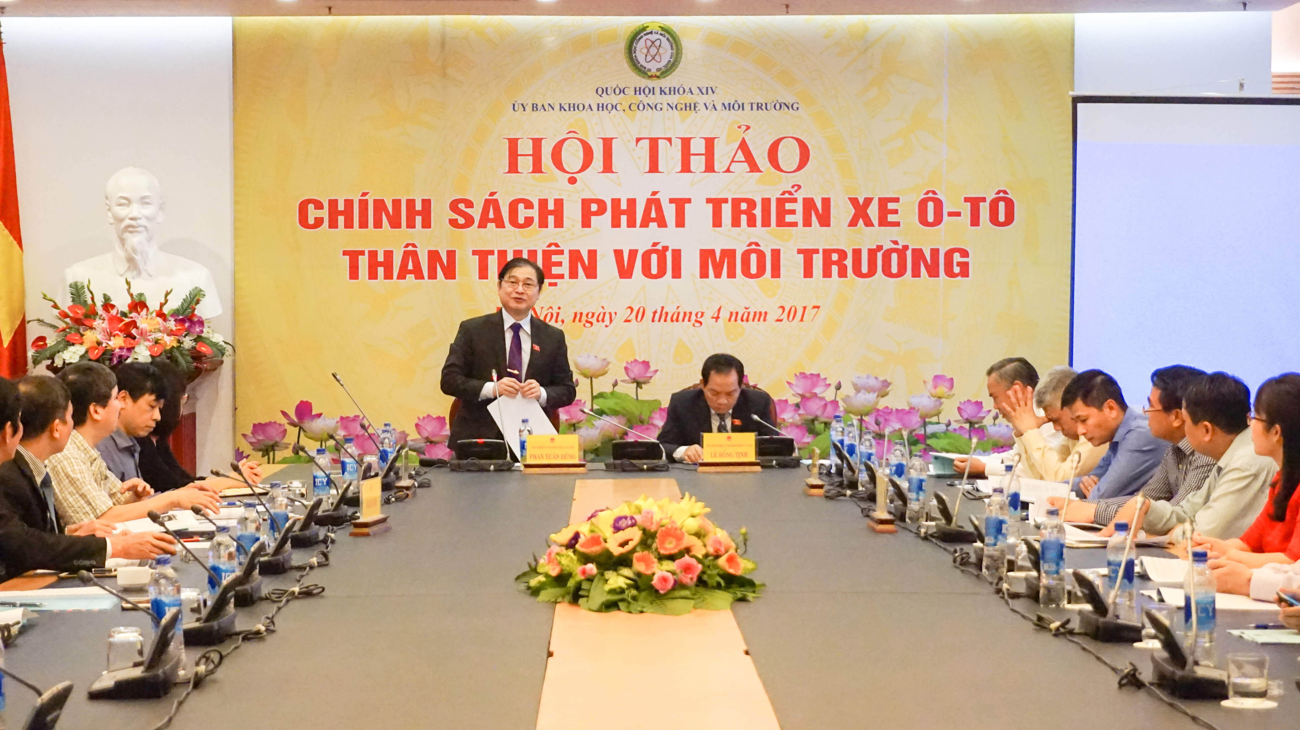 Hội thảo chính sách phát triển xe ô tô thân thiện với môi trường